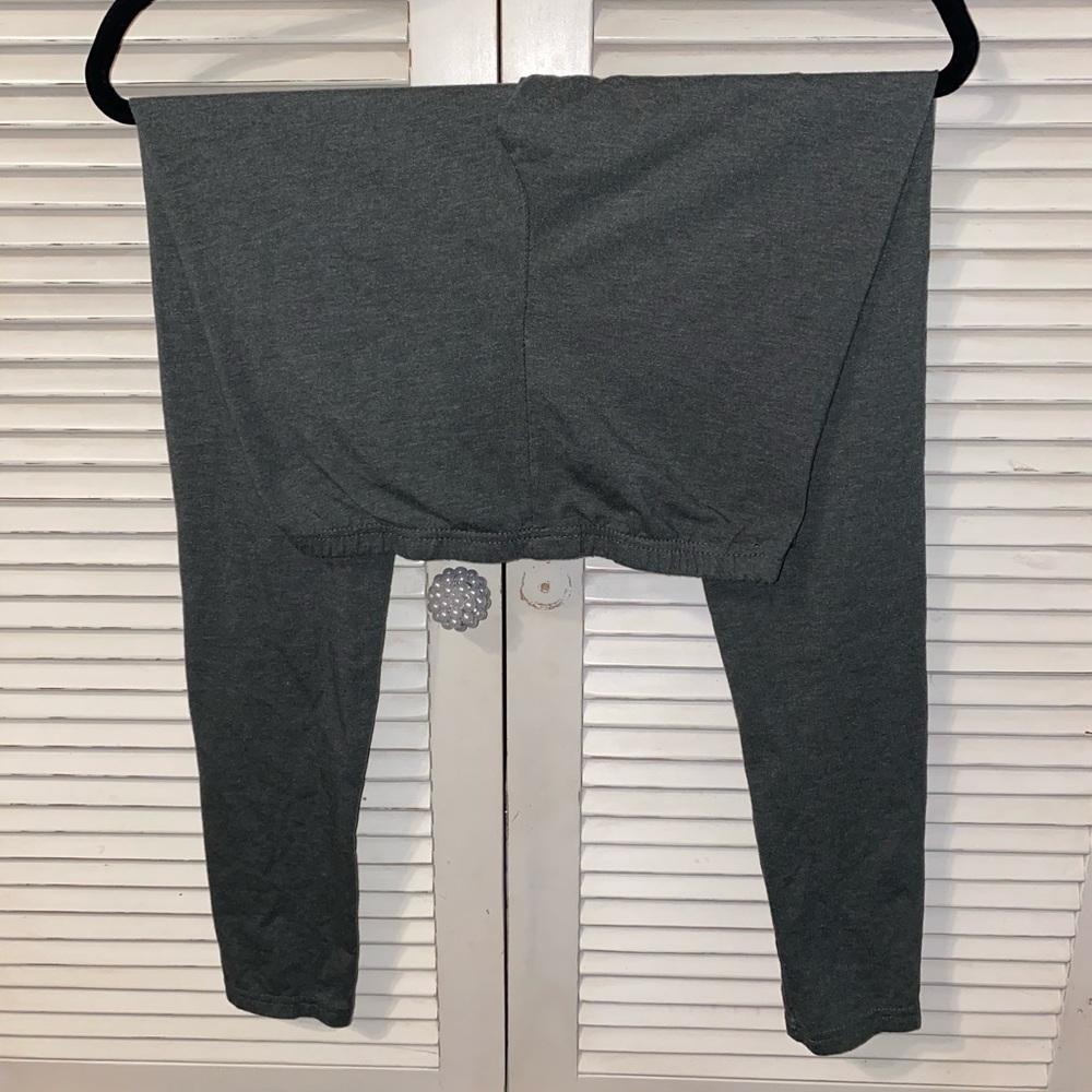 🌼🌼🌼🌼OLIVE GREEN LEGGINGS